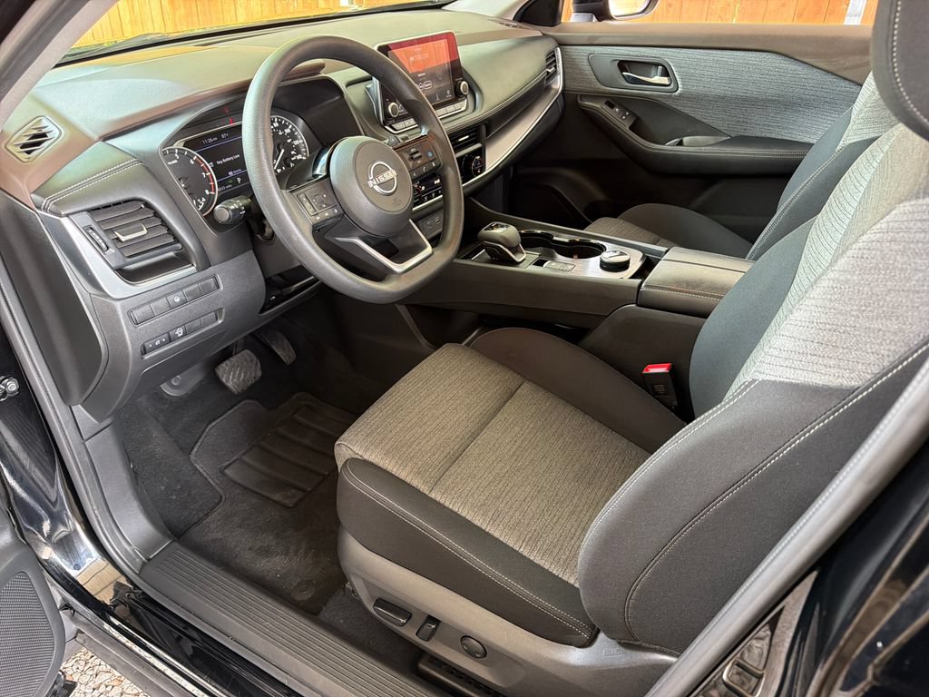 Used 2023 Nissan Rogue SV AWD/4WD image 2
