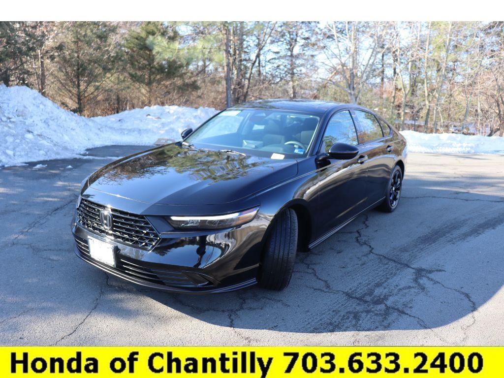 Certified 2025 Honda Accord SE image 3