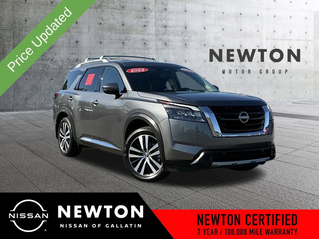Used 2025 Nissan Pathfinder Platinum w/ Cargo Package FWD image 1