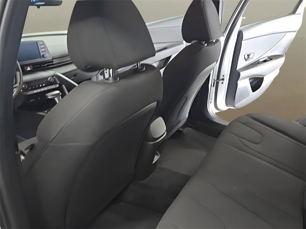 Used 2025 Hyundai Elantra Sport image 14