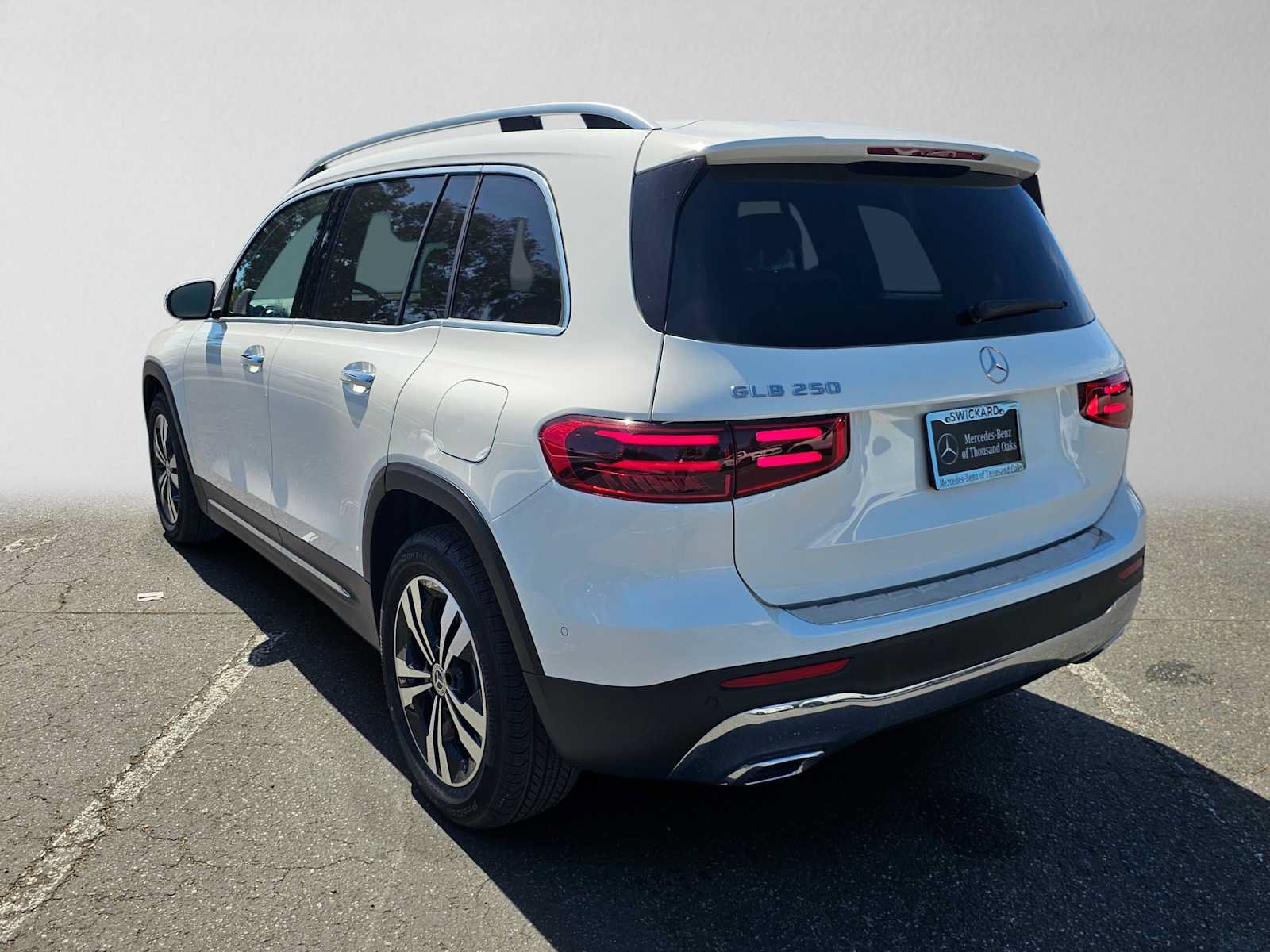 New 2026 Mercedes-Benz GLB 250 image 5