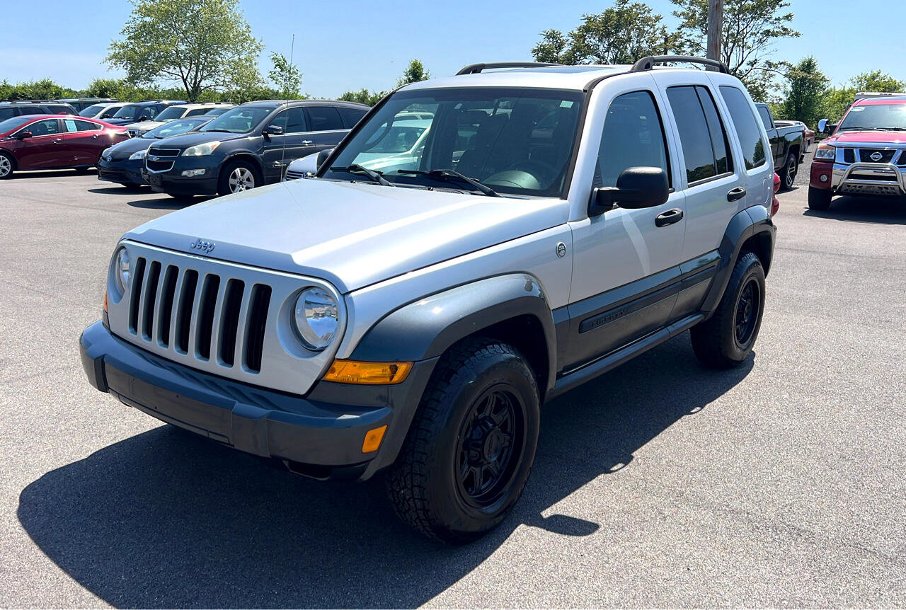 Used 2005 Jeep Liberty Renegade image 2