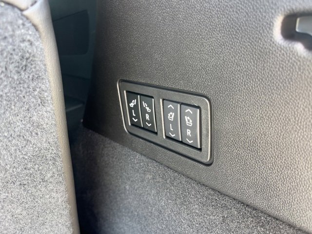 Used 2024 Cadillac XT6 Sport w/ Technology Package image 6