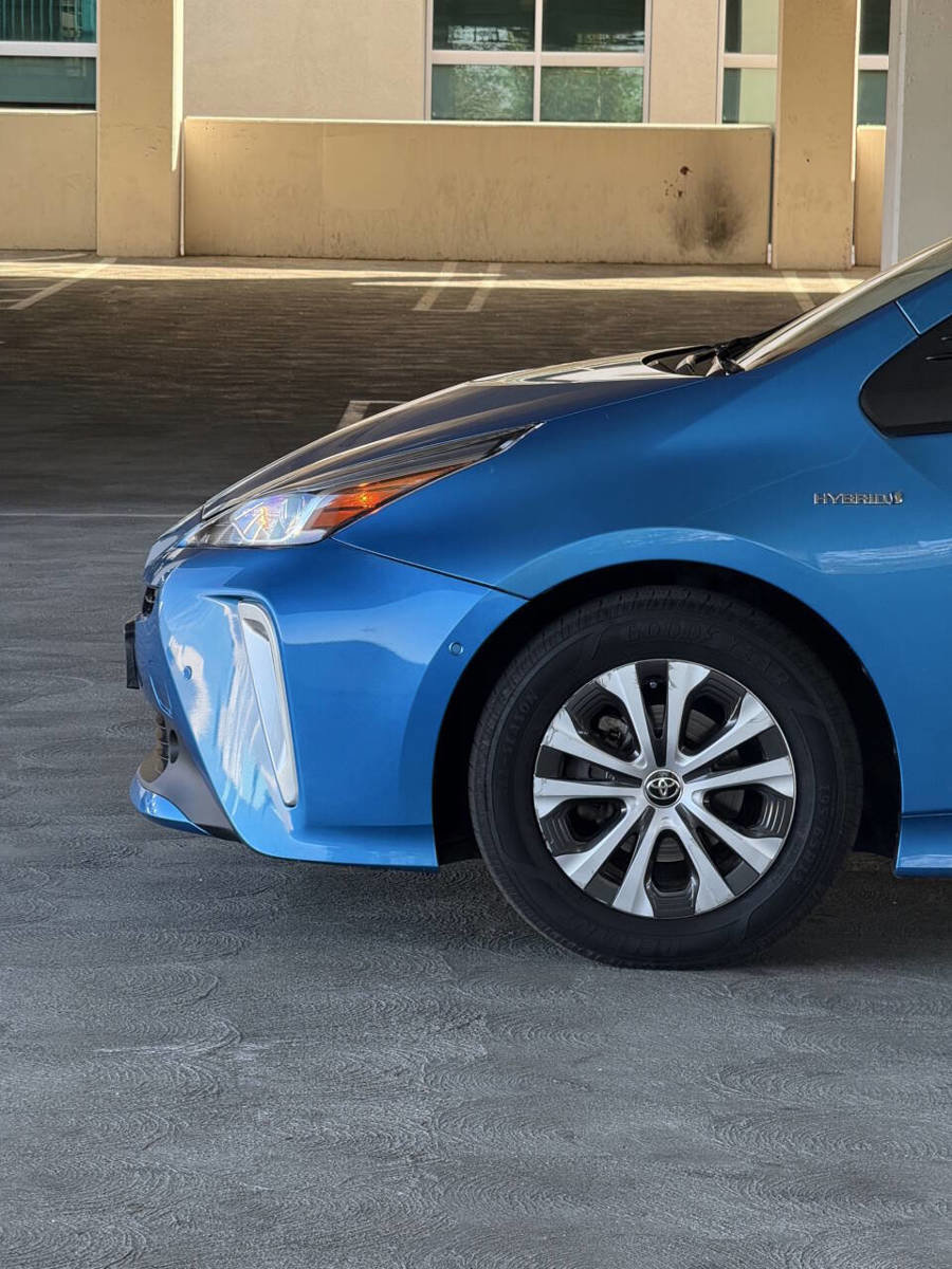 Used 2021 Toyota Prius LE AWD/4WD image 14