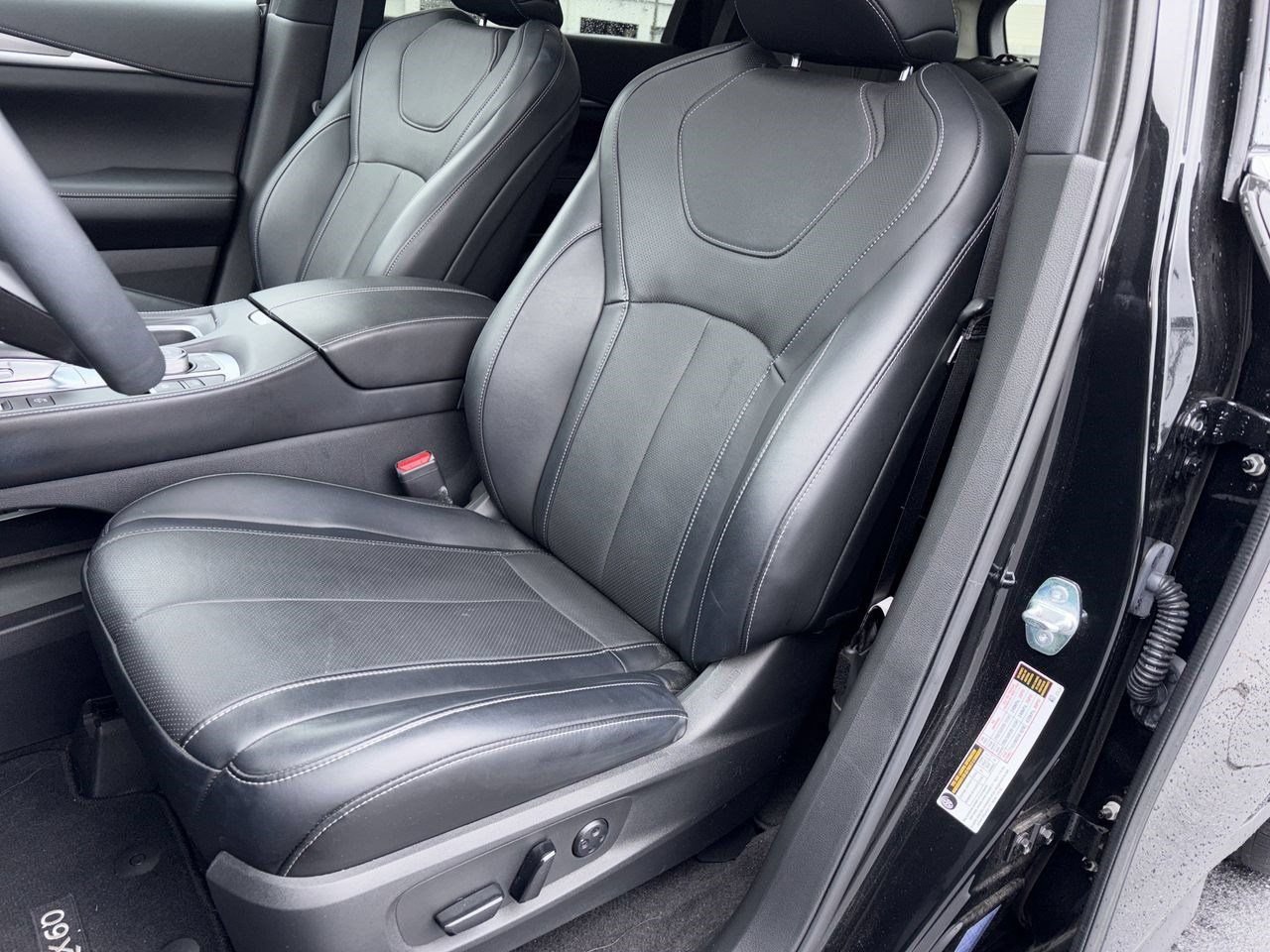 Used 2023 INFINITI QX60 Luxe w/ Cargo Package FWD image 21