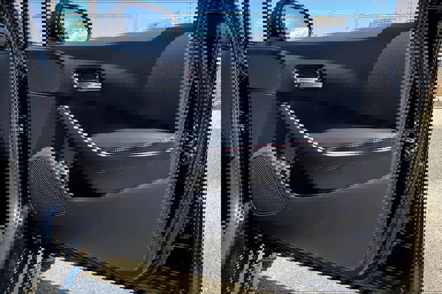 Certified 2025 Toyota Corolla SE w/ SE Premium Package FWD image 22