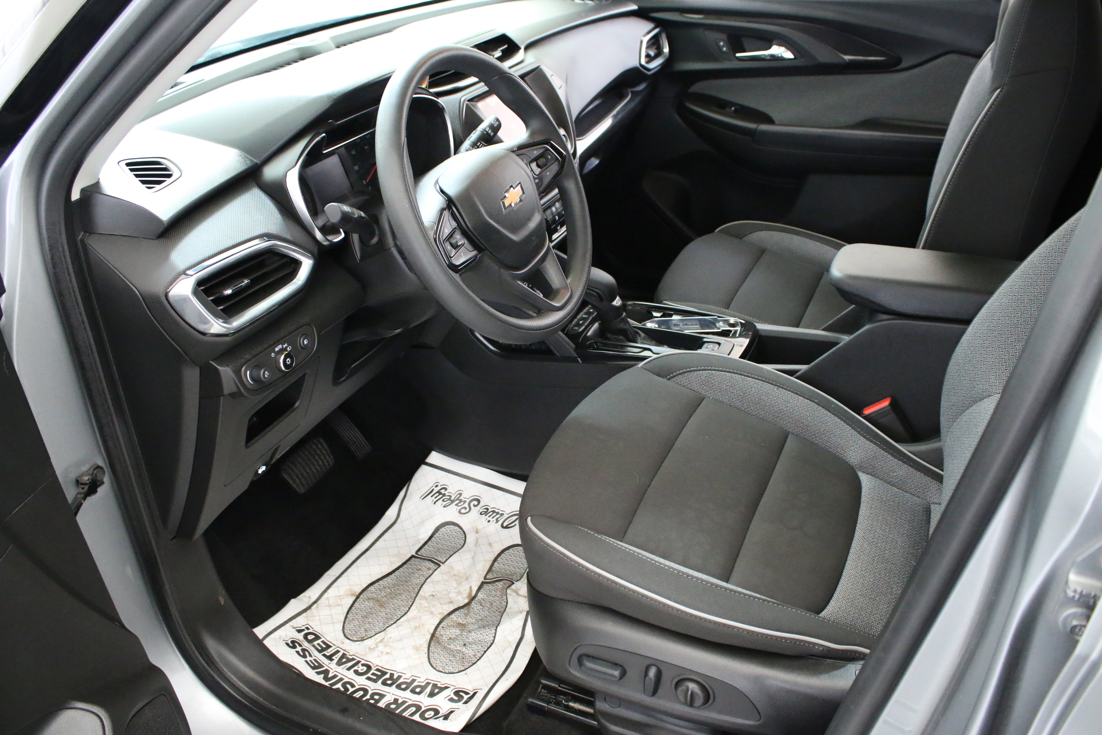 Used 2023 Chevrolet TrailBlazer LT image 40