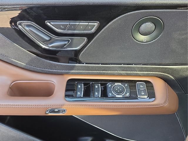 Used 2023 Lincoln Aviator Reserve w/ Equipment Group 201A image 10