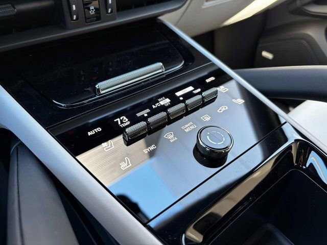 New 2026 Porsche Cayenne Coupe image 23