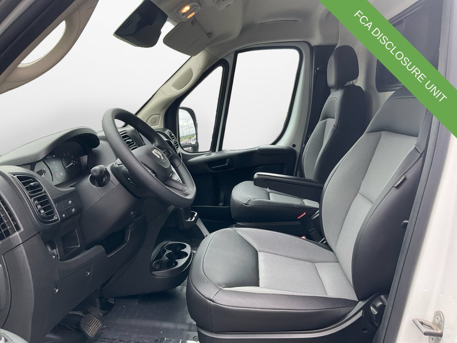 Used 2025 RAM ProMaster 1500 w/ Convenience Group FWD image 9