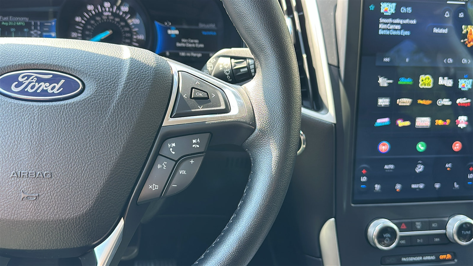 Used 2023 Ford Edge SEL w/ Convenience Package AWD/4WD image 17