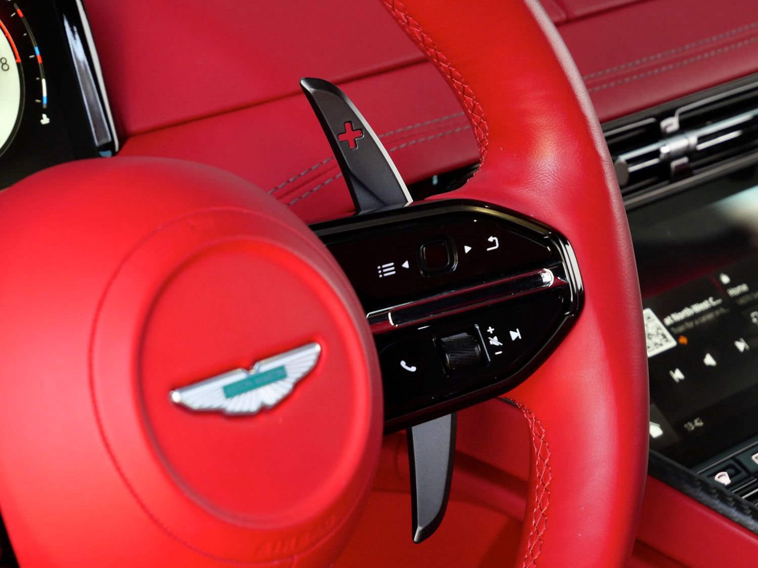 Used 2024 Aston Martin DB12 Coupe image 21