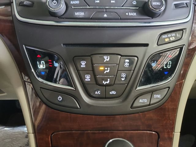 Used 2017 Buick Regal Premium w/ Driver Confidence Package #1 FWD image 19