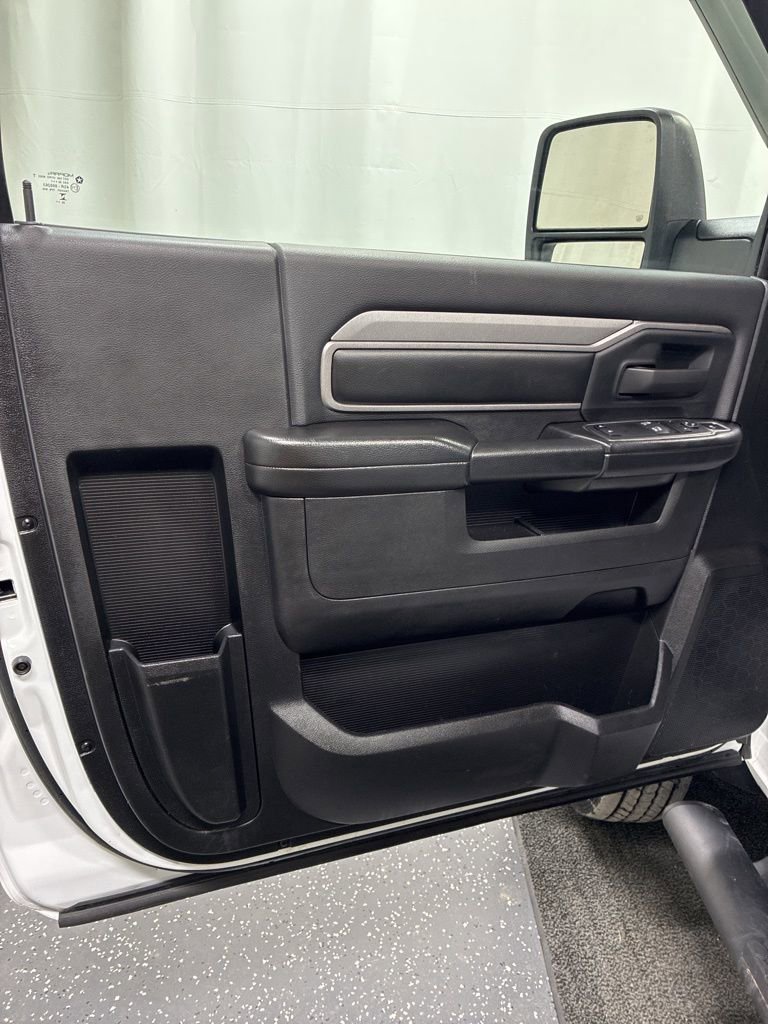 Used 2024 RAM 5500 Tradesman AWD/4WD image 15