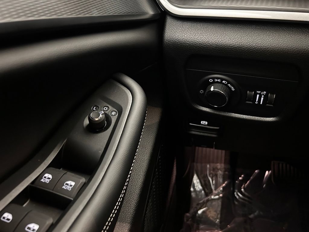 New 2026 Jeep Grand Cherokee L 4WD image 18