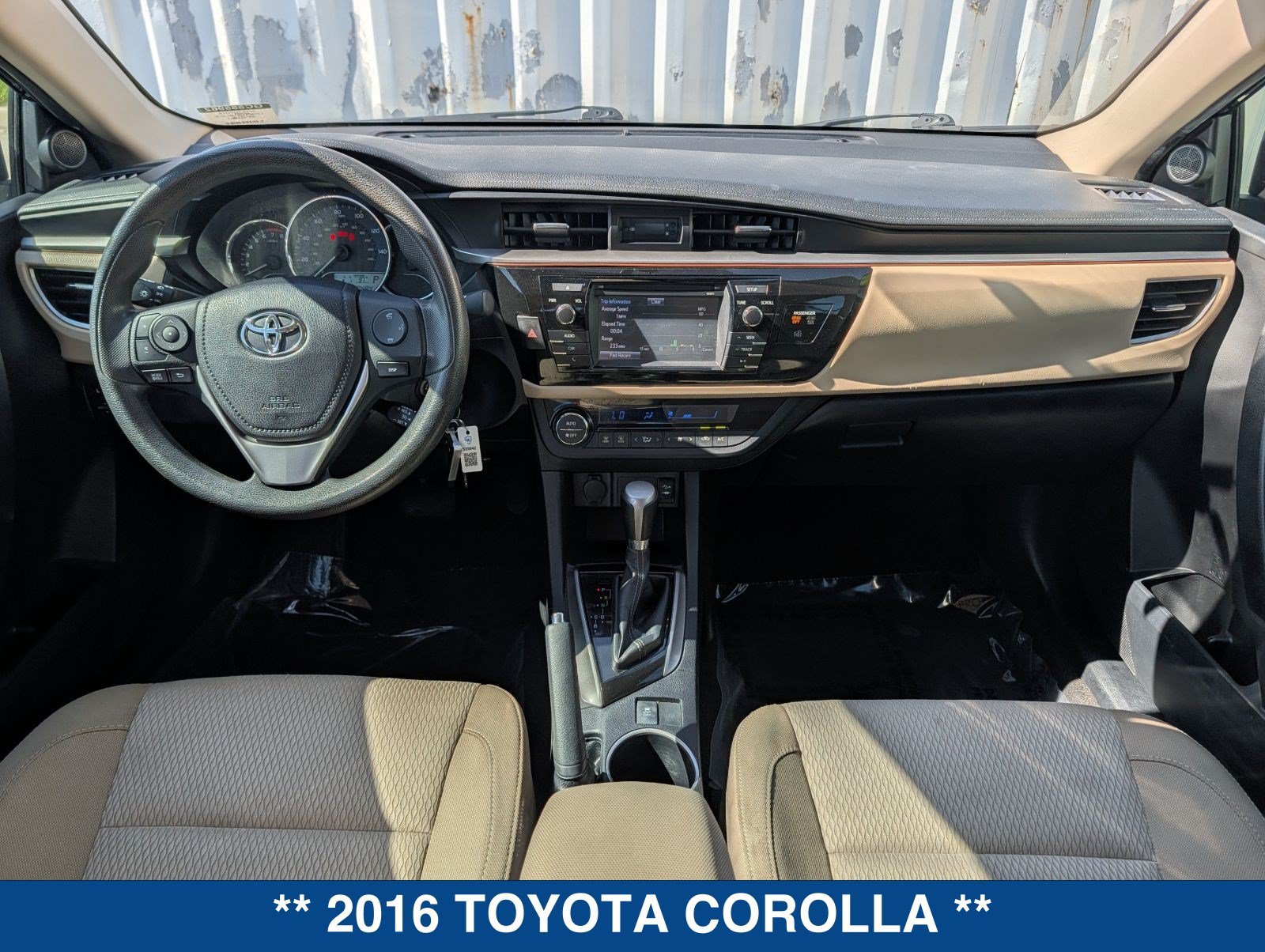 Used 2016 Toyota Corolla LE FWD image 15