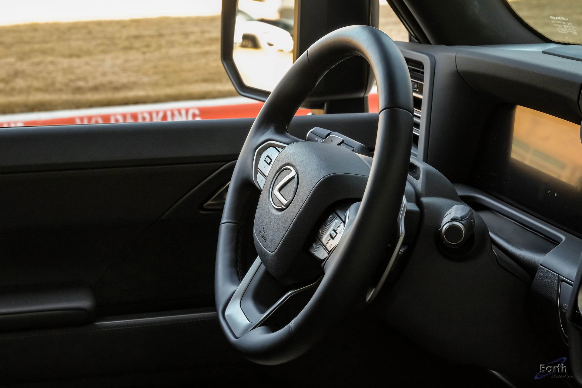 Used 2025 Lexus GX 550 w/ Accessory Package (CT) image 59