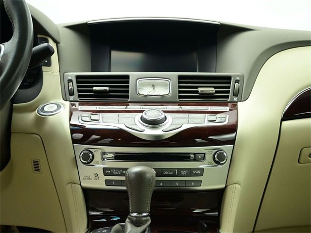 Used 2017 INFINITI Q70 3.7 image 12