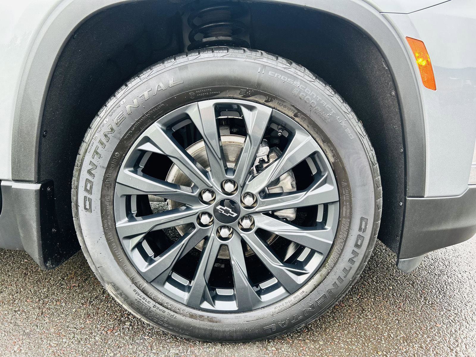 Used 2023 Chevrolet Traverse RS image 43