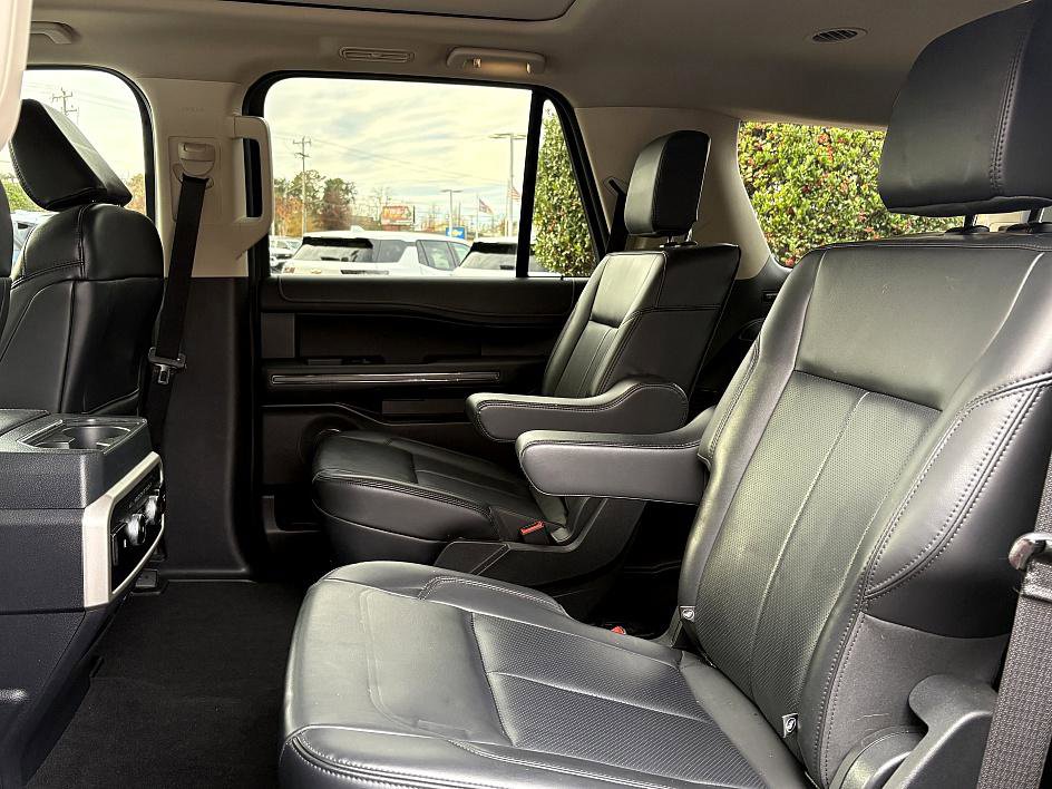 Used 2023 Ford Expedition XLT image 10