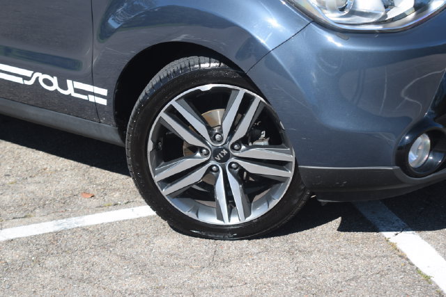 Used 2016 Kia Soul + w/ Audio Package FWD image 30