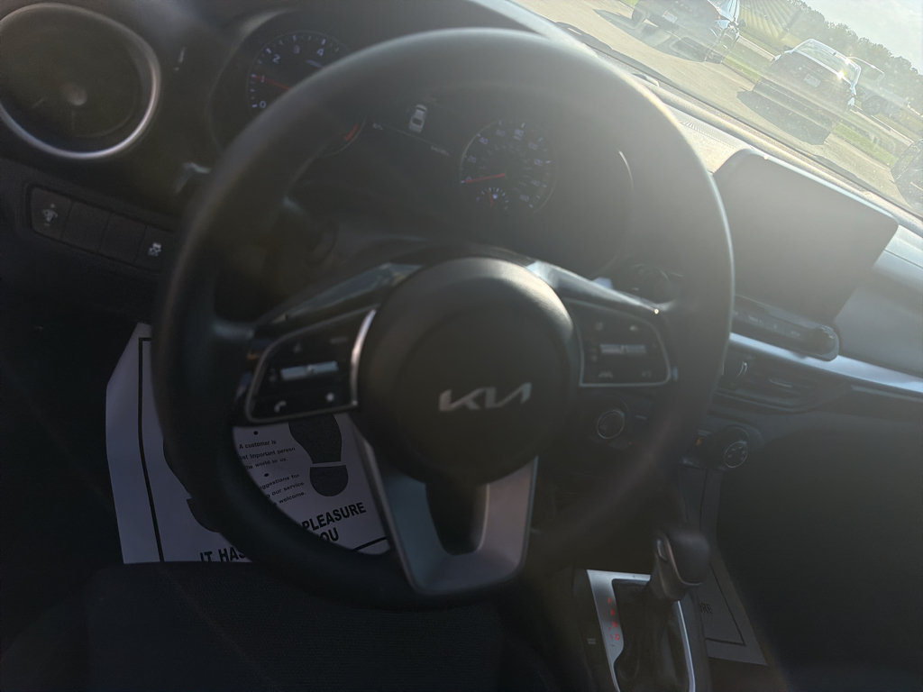 Used 2023 Kia Forte LXS FWD image 9