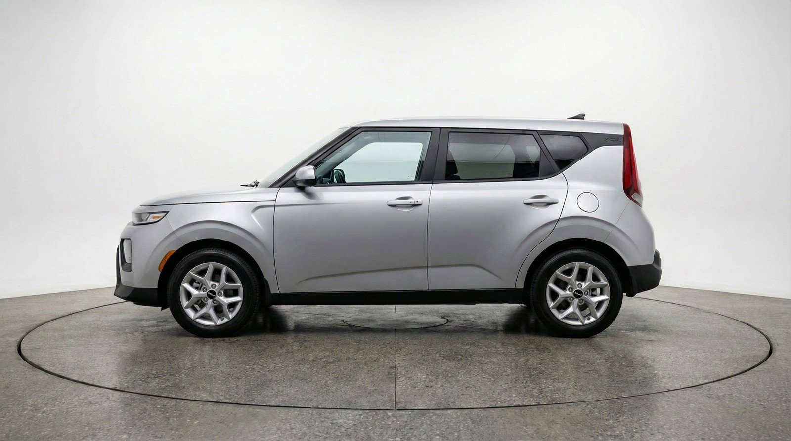 Used 2025 Kia Soul LX w/ LX Technology Package image 5