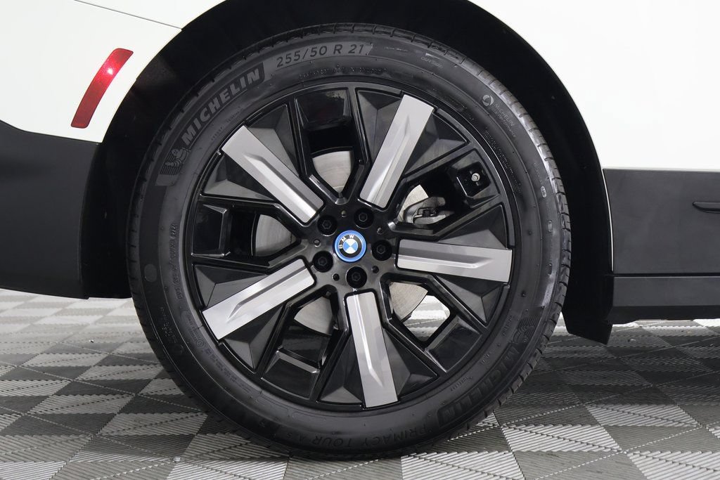 Certified 2025 BMW iX xDrive50 w/ Convenience Package AWD/4WD image 15