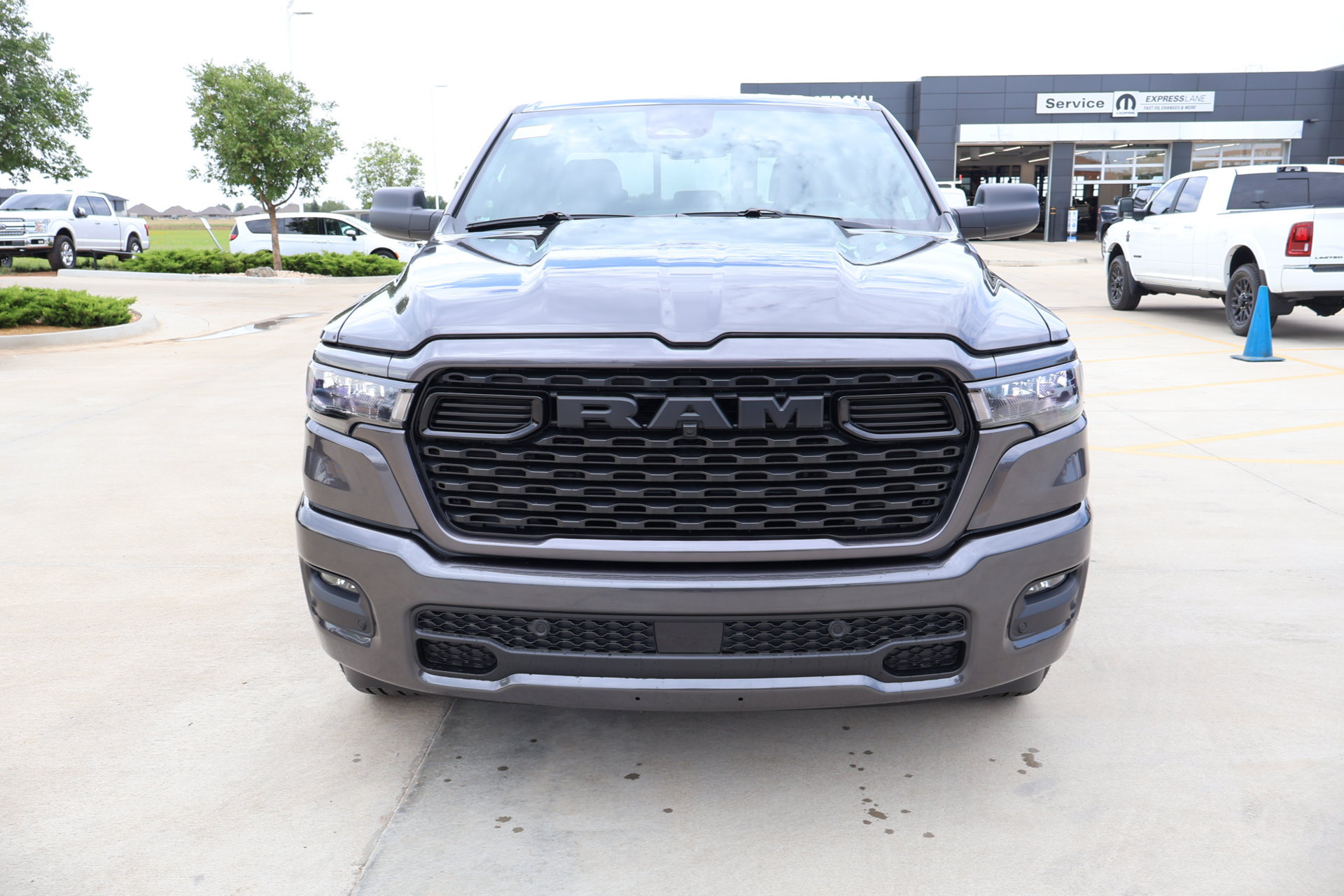 New 2026 RAM 1500 Express AWD/4WD image 8