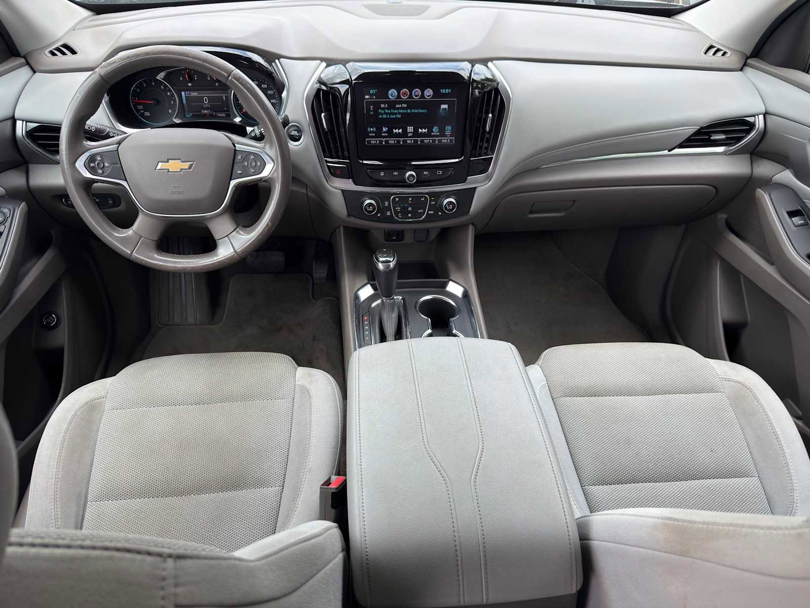 Used 2019 Chevrolet Traverse LT FWD image 19
