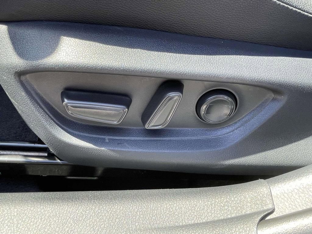 Used 2025 Toyota Camry XLE w/ Premium Plus Package image 14