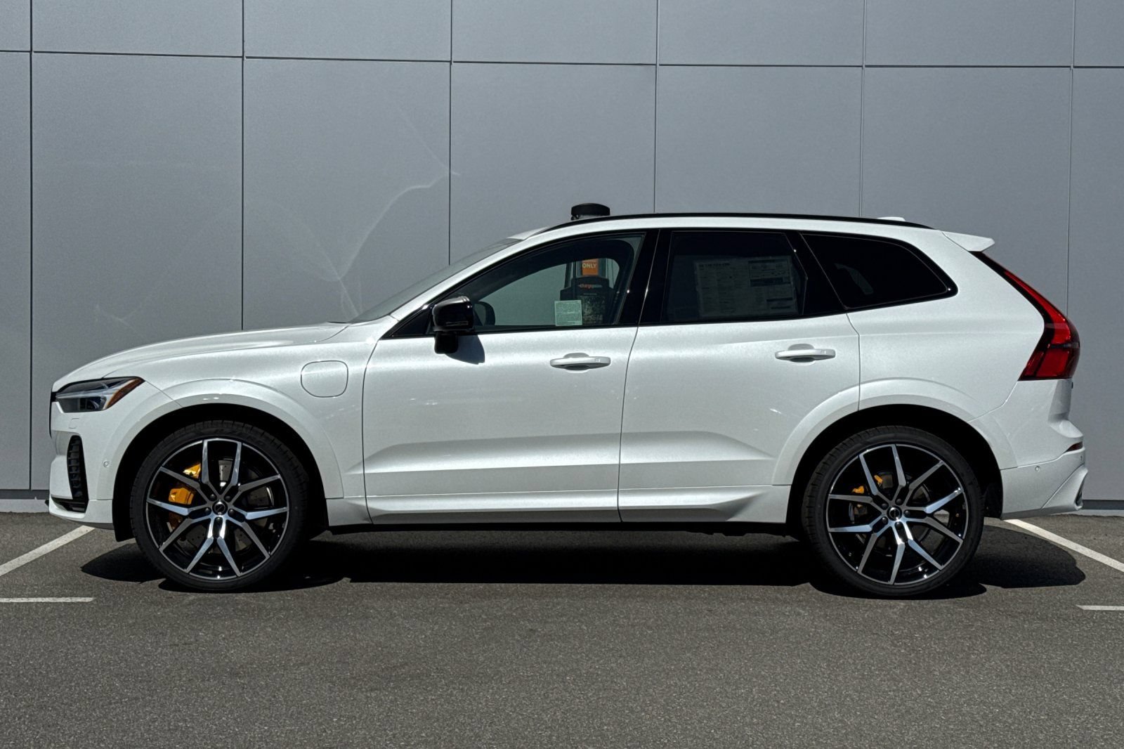 New 2026 Volvo XC60 T8 Polestar AWD/4WD image 2