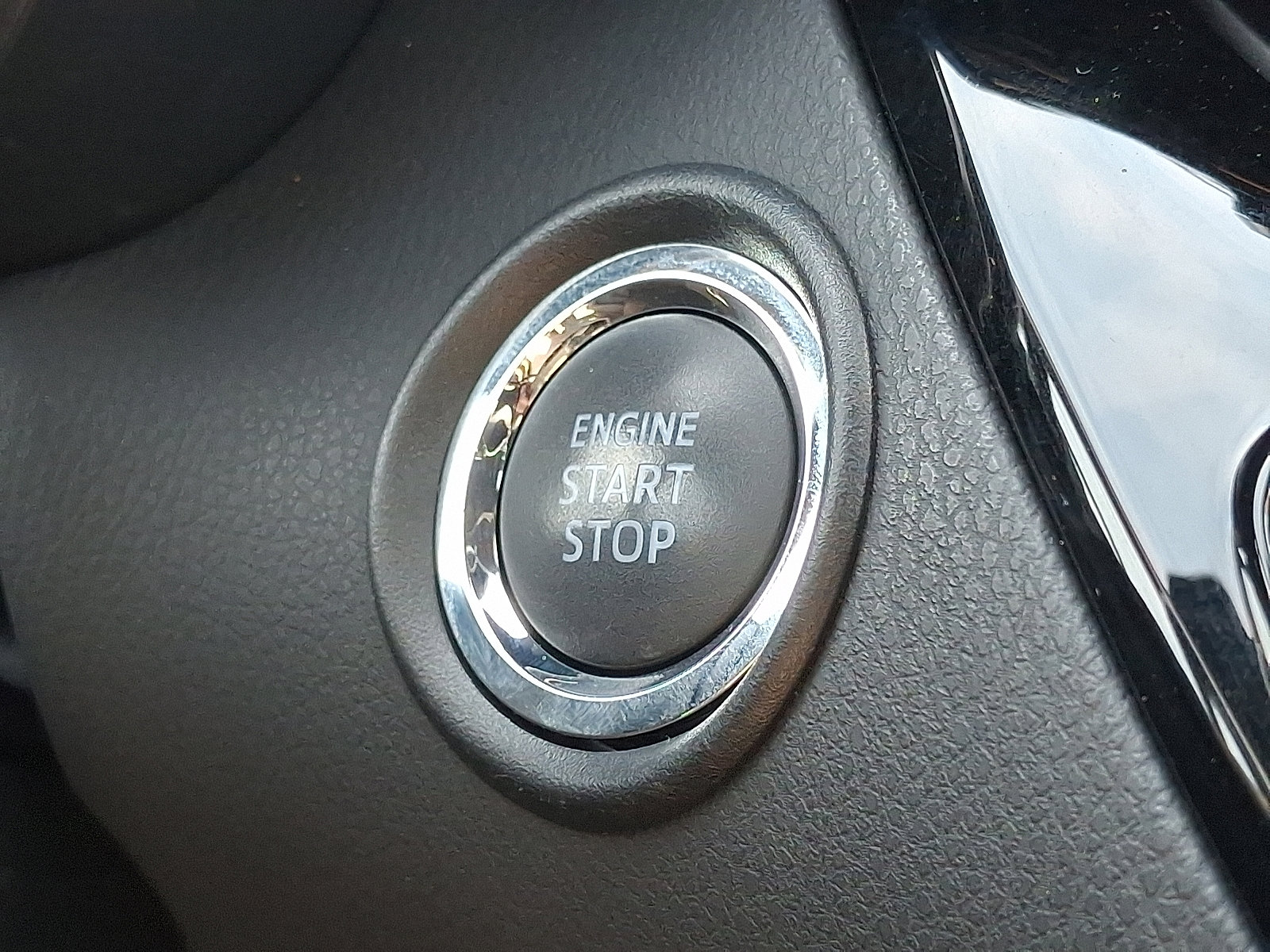 Certified 2020 Toyota C-HR XLE image 24