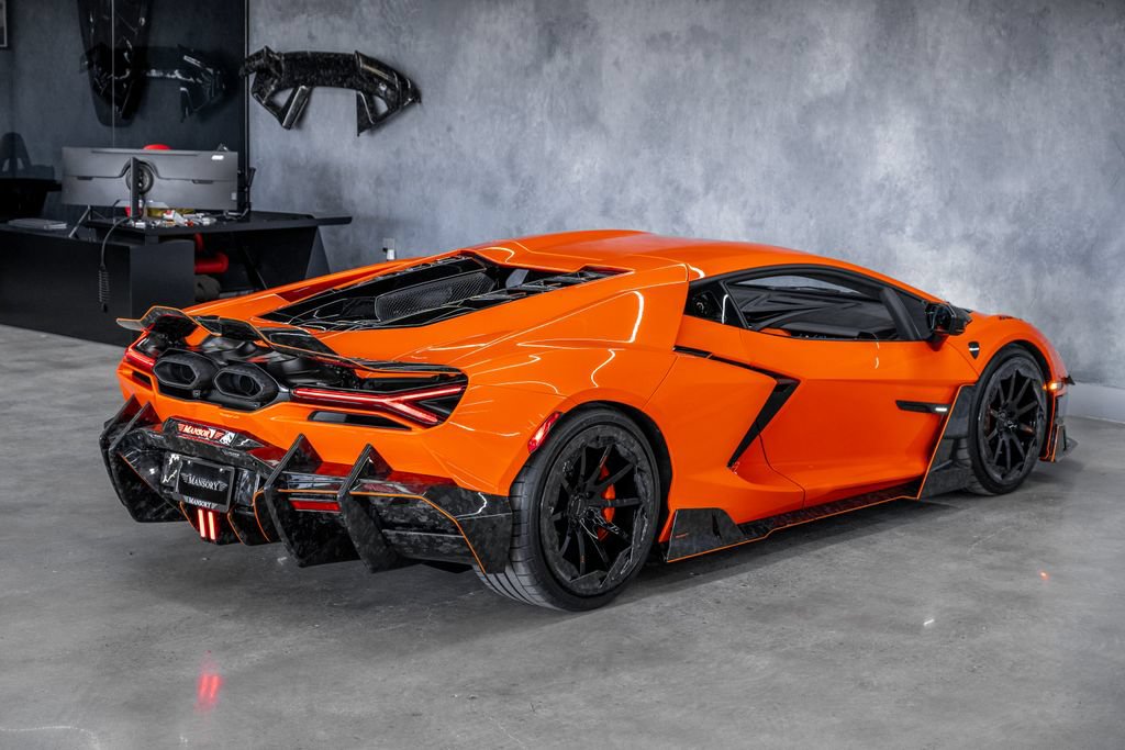 Used 2024 Lamborghini Revuelto AWD/4WD image 19