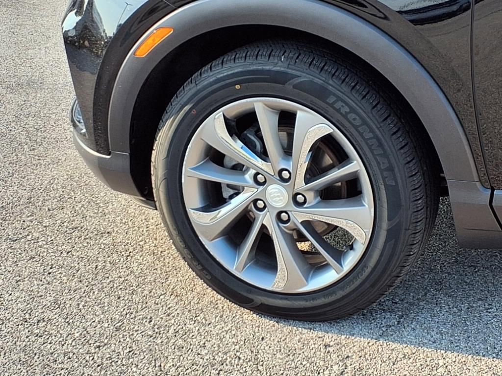 Used 2022 Buick Encore GX Essence w/ Experience Buick Package image 27