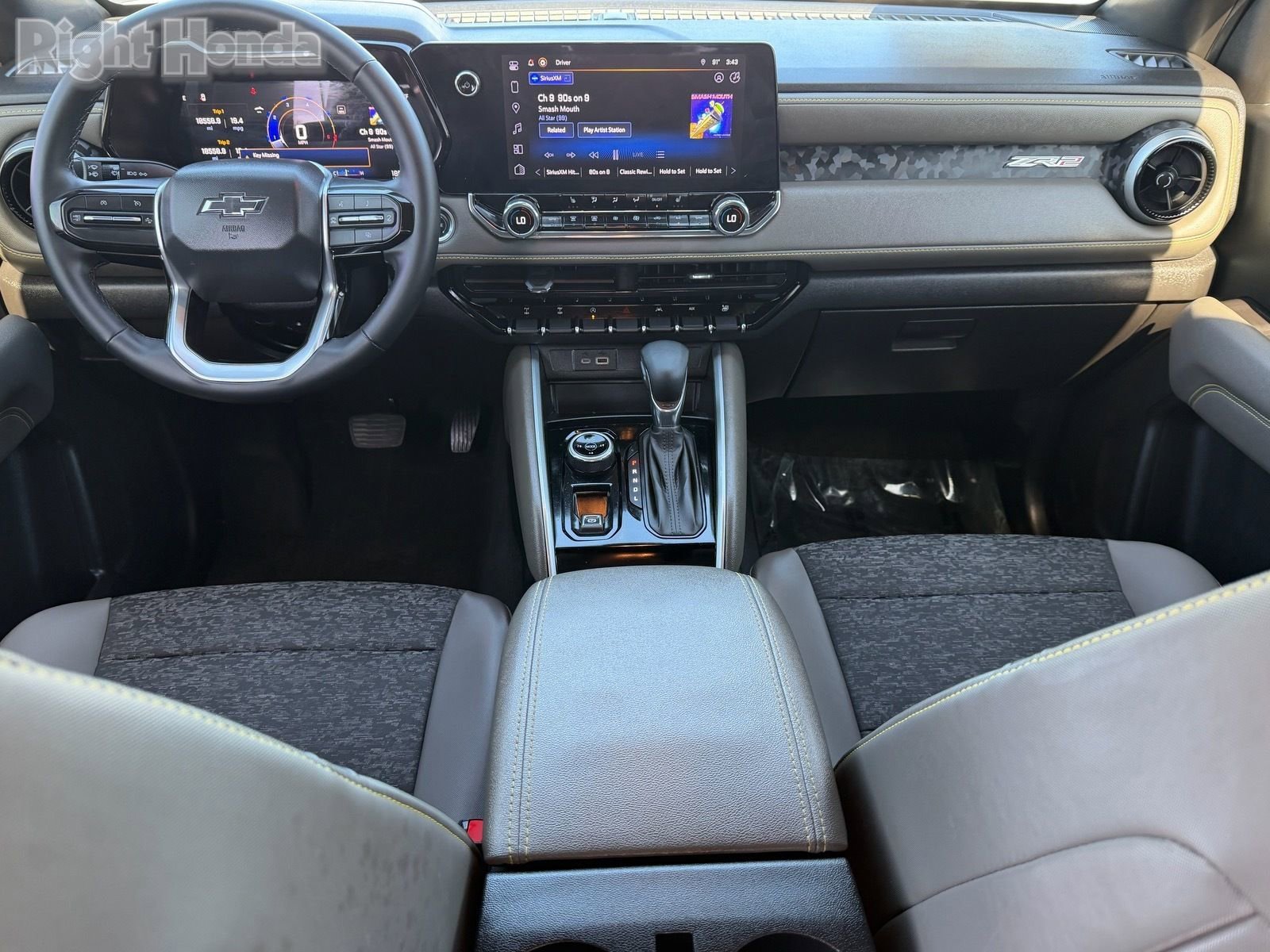 Used 2024 Chevrolet Colorado ZR2 w/ Technology Package AWD/4WD image 19