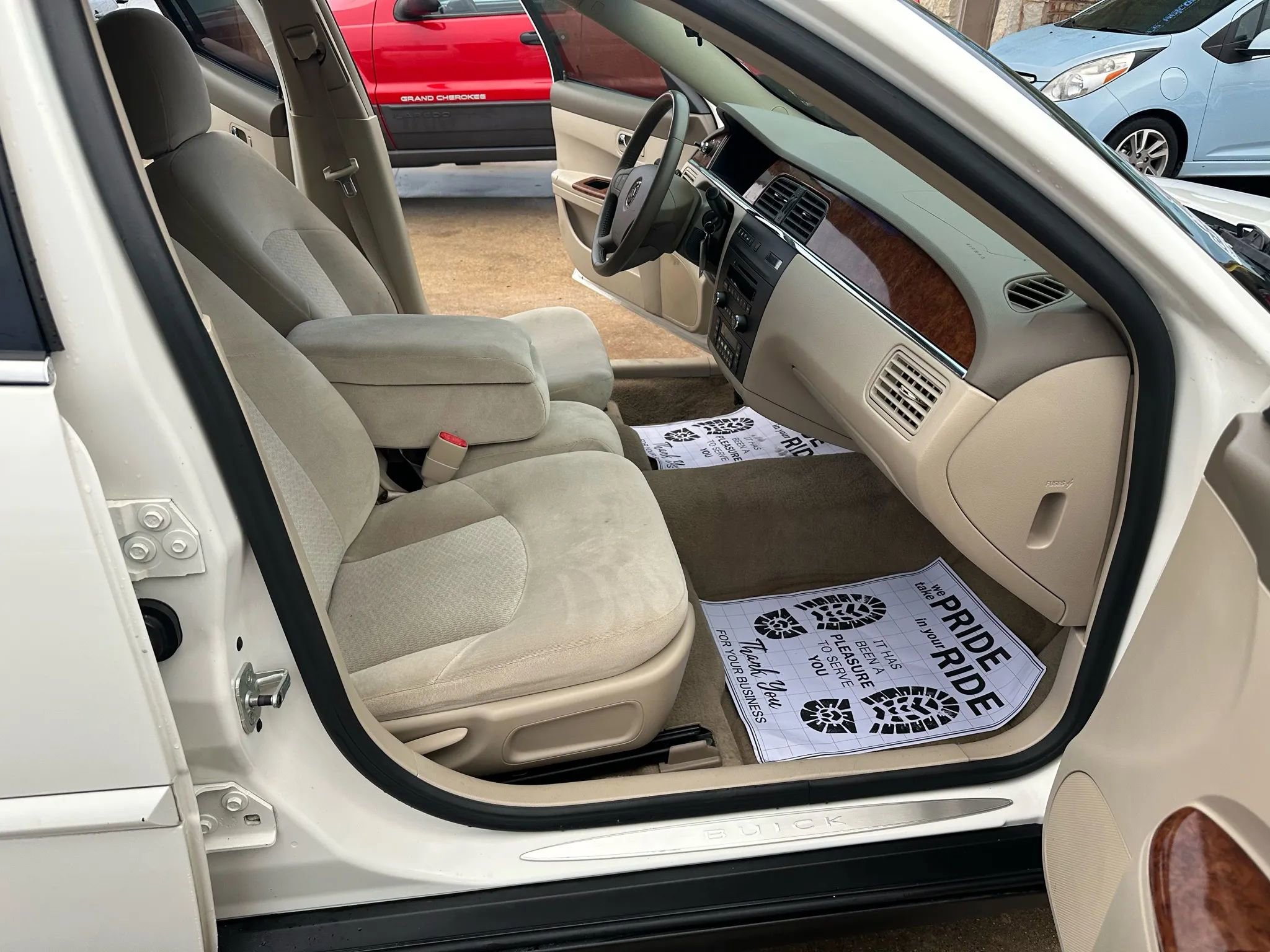 Used 2005 Buick LaCrosse CX w/ Silver Convenience Package image 8