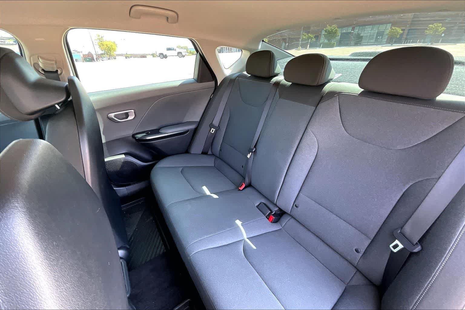 Used 2025 Kia K4 FWD image 27