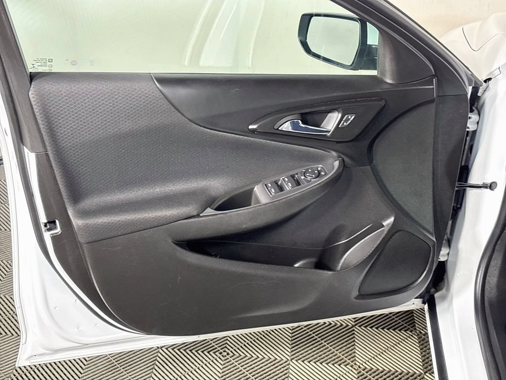 Used 2023 Chevrolet Malibu LT FWD image 10