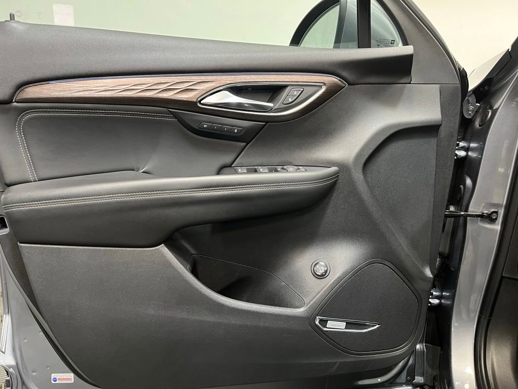 Used 2022 Buick Envision Avenir w/ Technology Package II AWD/4WD image 11