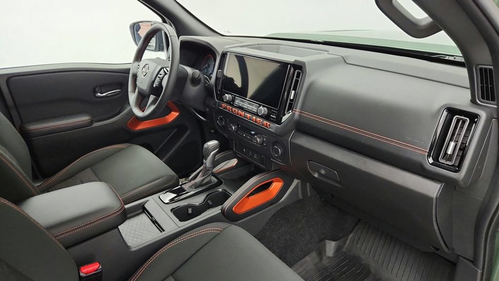 Used 2025 Nissan Frontier PRO-4X w/ Interior Protection Package AWD/4WD image 24