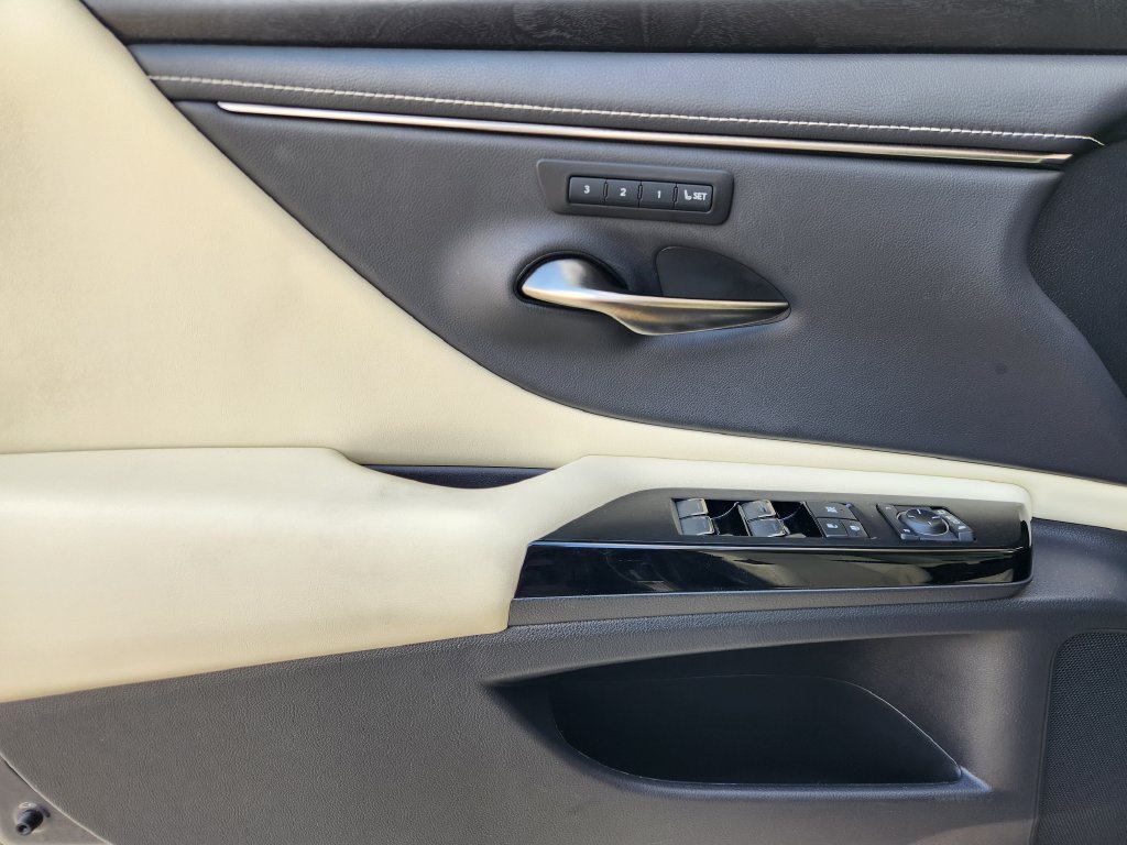 Certified 2022 Lexus ES 350 w/ Premium Package FWD image 22
