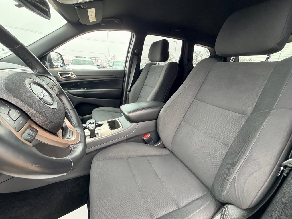 Used 2015 Jeep Grand Cherokee Laredo w/ Quick Order Package 23E image 8