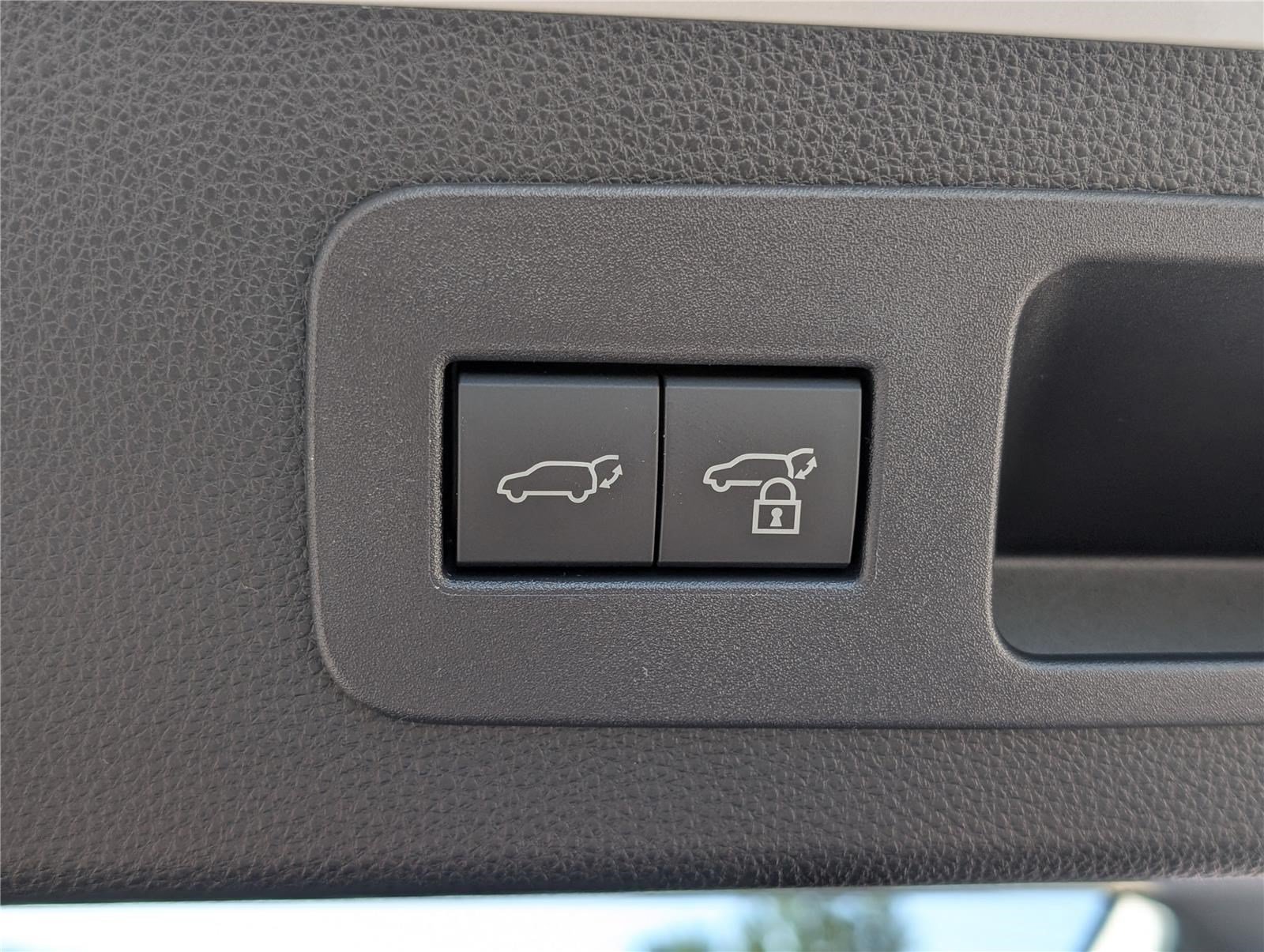 New 2026 Lexus LX 600 4WD w/ Luxury Package image 11