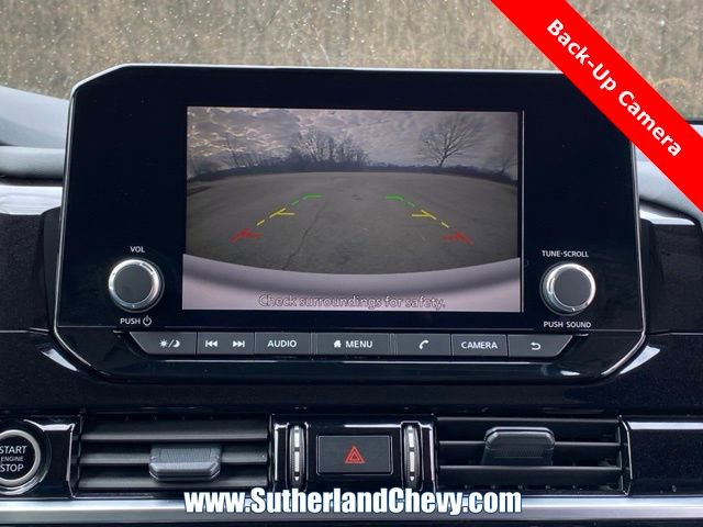 Used 2024 Nissan Pathfinder SV image 29