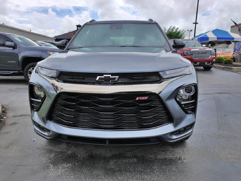 Used 2021 Chevrolet TrailBlazer RS w/ Technology Package AWD/4WD image 2