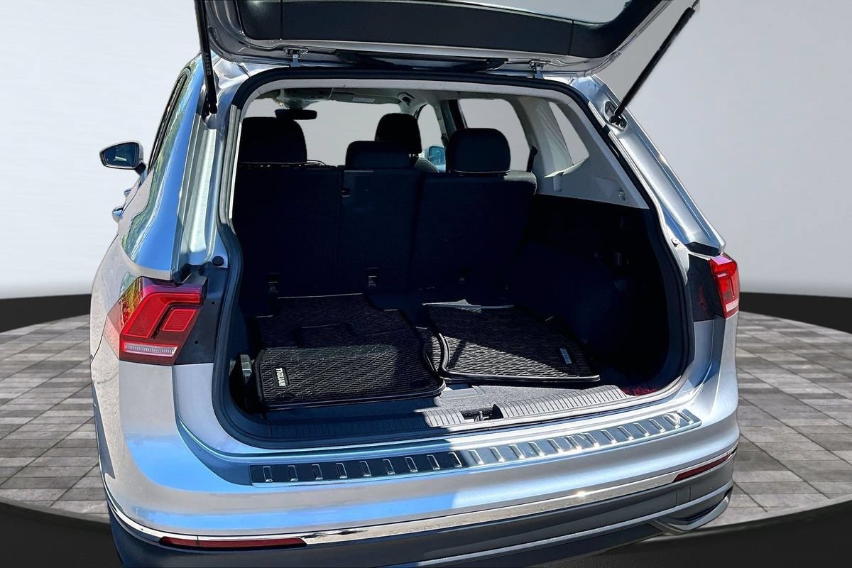 Used 2023 Volkswagen Tiguan S AWD/4WD image 37