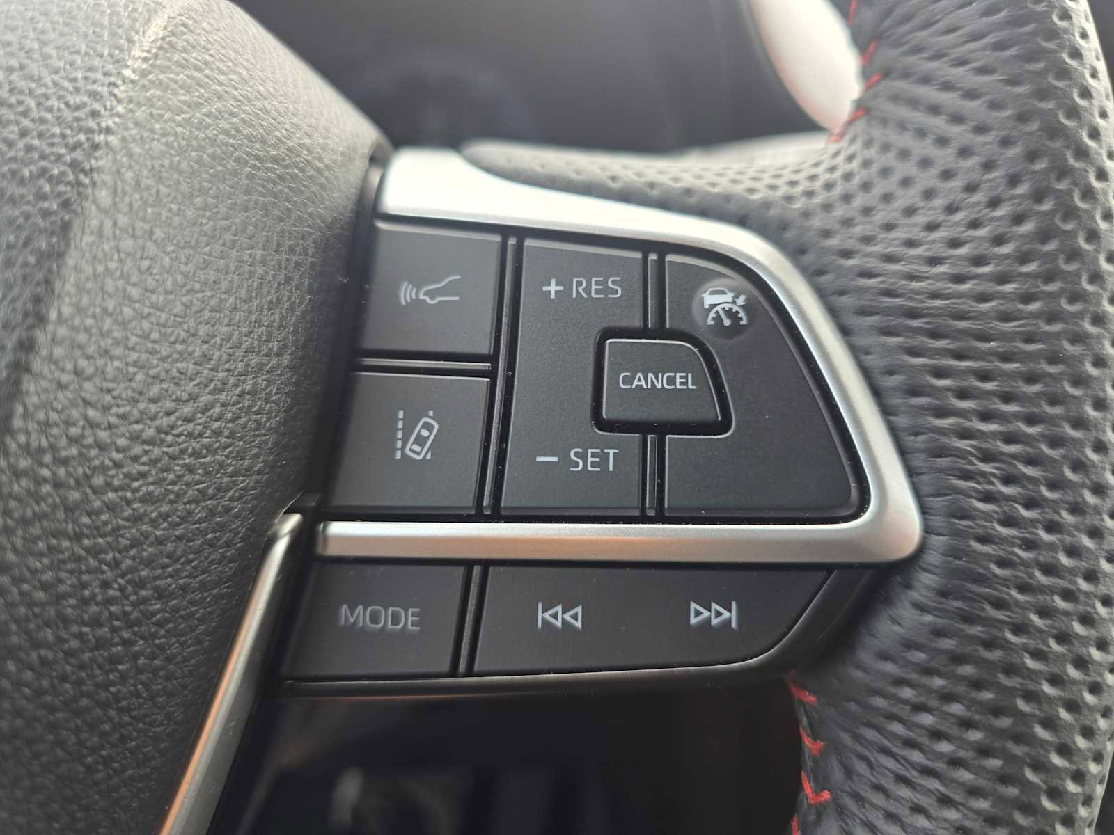 Used 2025 Toyota Sienna XSE w/ XSE Plus Package AWD/4WD image 31
