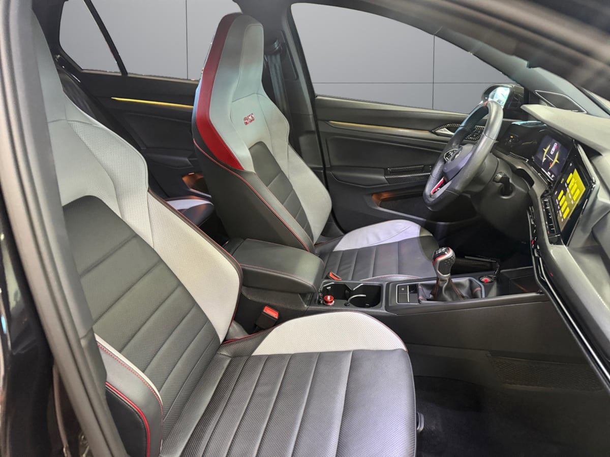 Used 2022 Volkswagen GTI SE FWD image 17