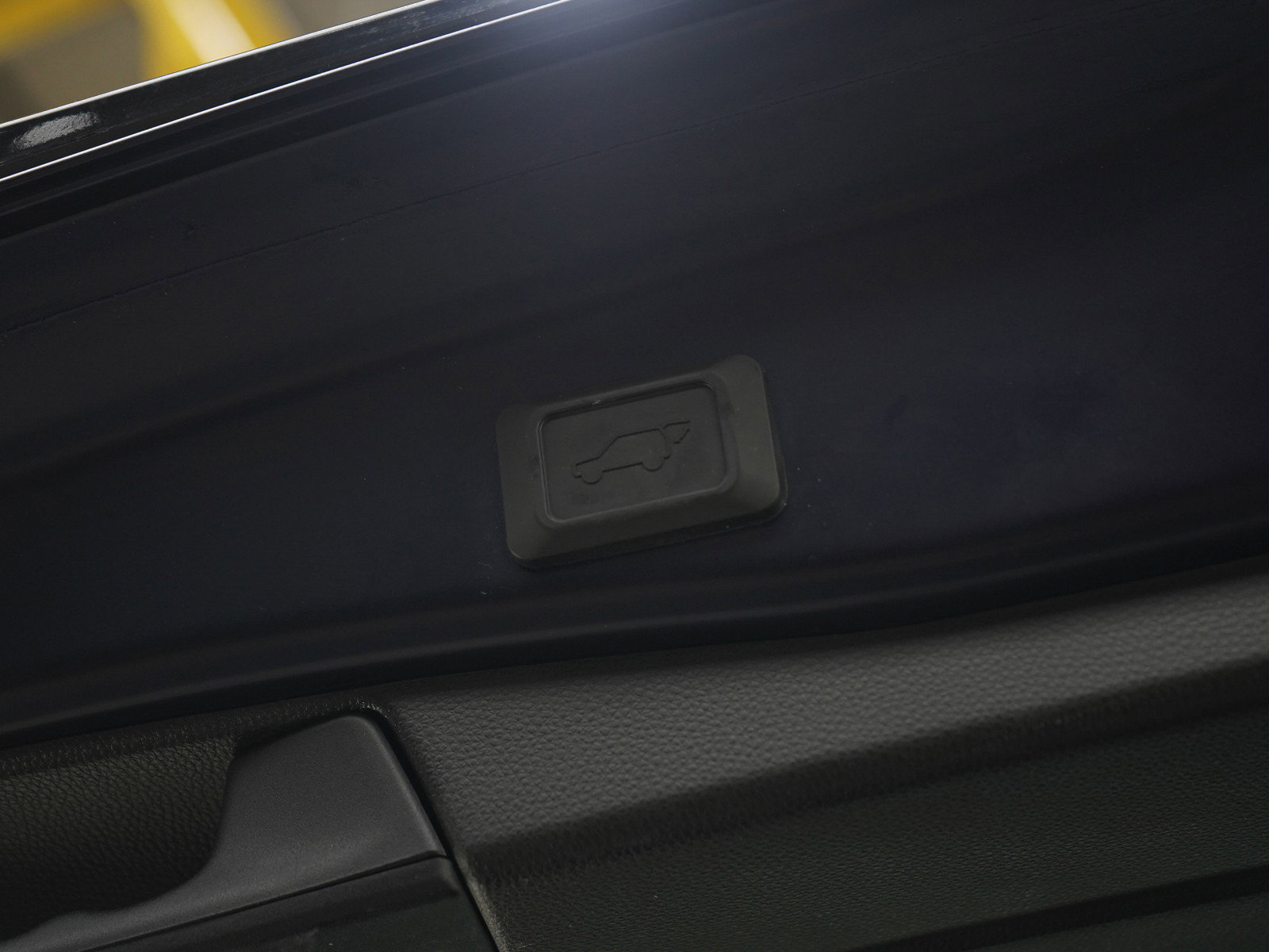 Used 2020 Toyota RAV4 XSE w/ XSE Grade Weather Package image 18